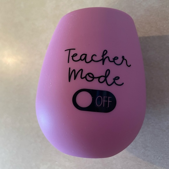 Silicone “Teacher Mode” Wine Cup - Picture 4 of 4